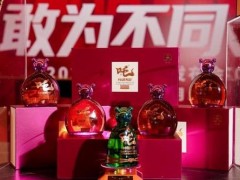吒酒闯春糖，国潮神话IP引领酒饮新范式